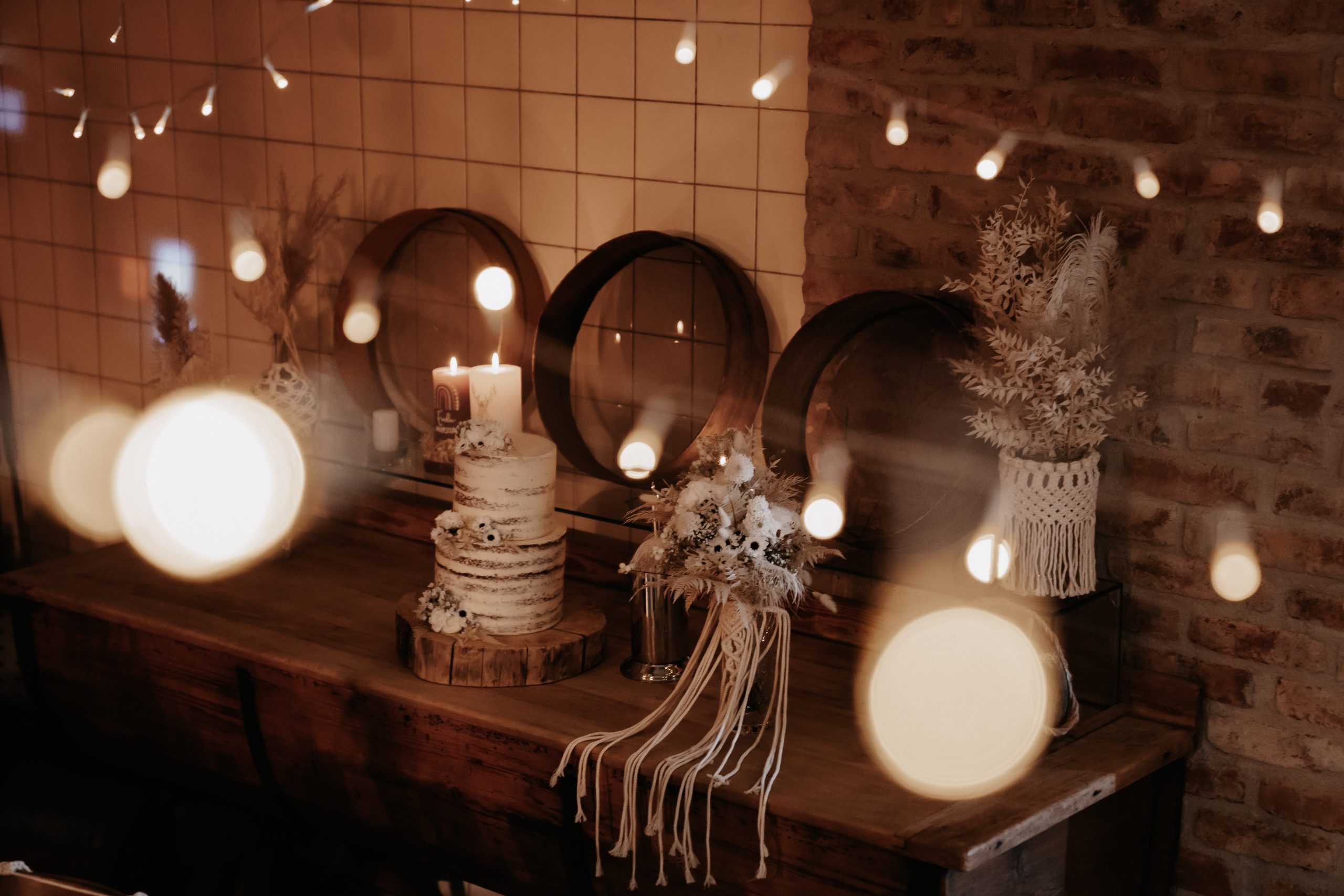 2E8A5F1B-B26A-4B3E-95CB-C68059729201